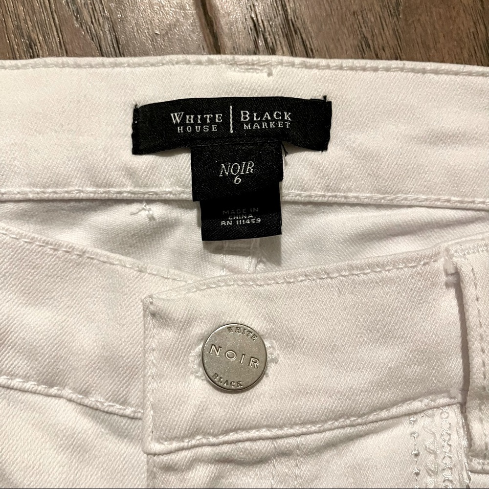WHITE HOUSE BLACK MARKET Noir White Crop Jean Sz: 6 Retail:$108.00